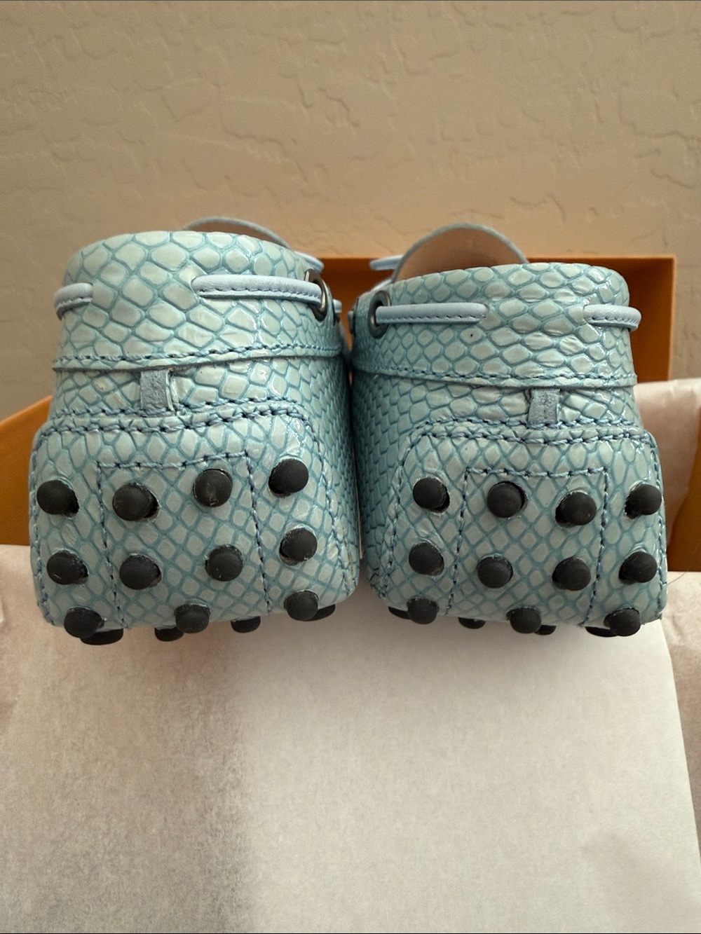 TOD'S Leather Loafers Gommino Driving Shoe Pale Blue EU-Sz 39 US 8.5-9 - Picture 9 of 16